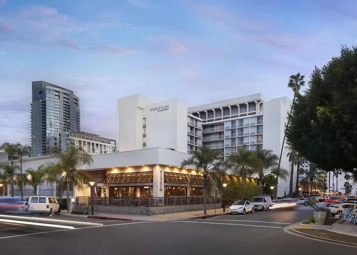 Courtyard By Marriott Long Beach Downtown
