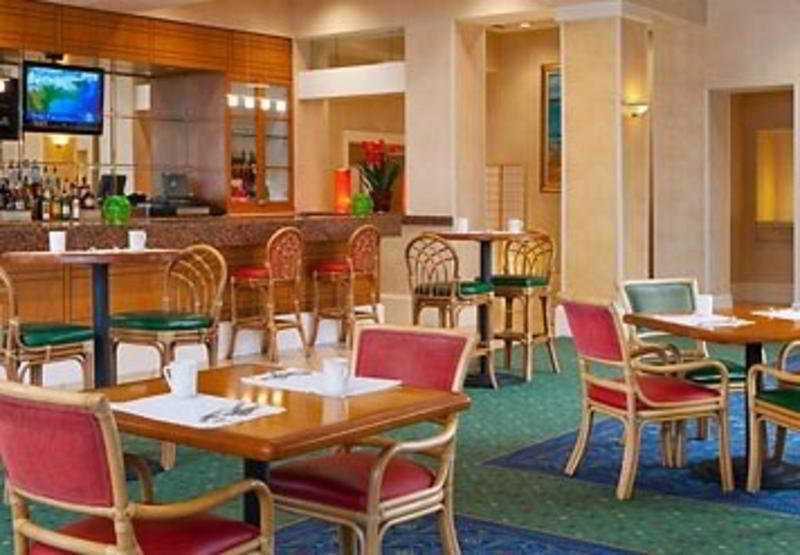 Courtyard By Marriott Long Downtown Hotel 3*