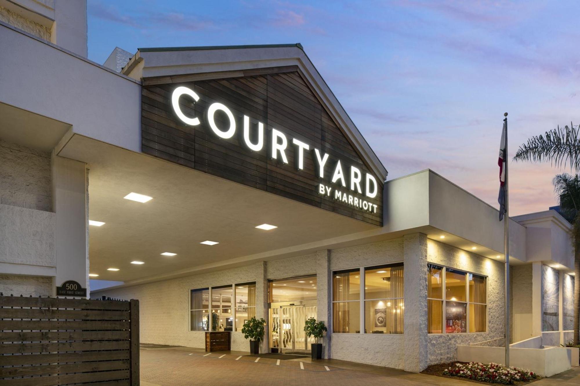 Hotel Courtyard By Marriott Long Downtown