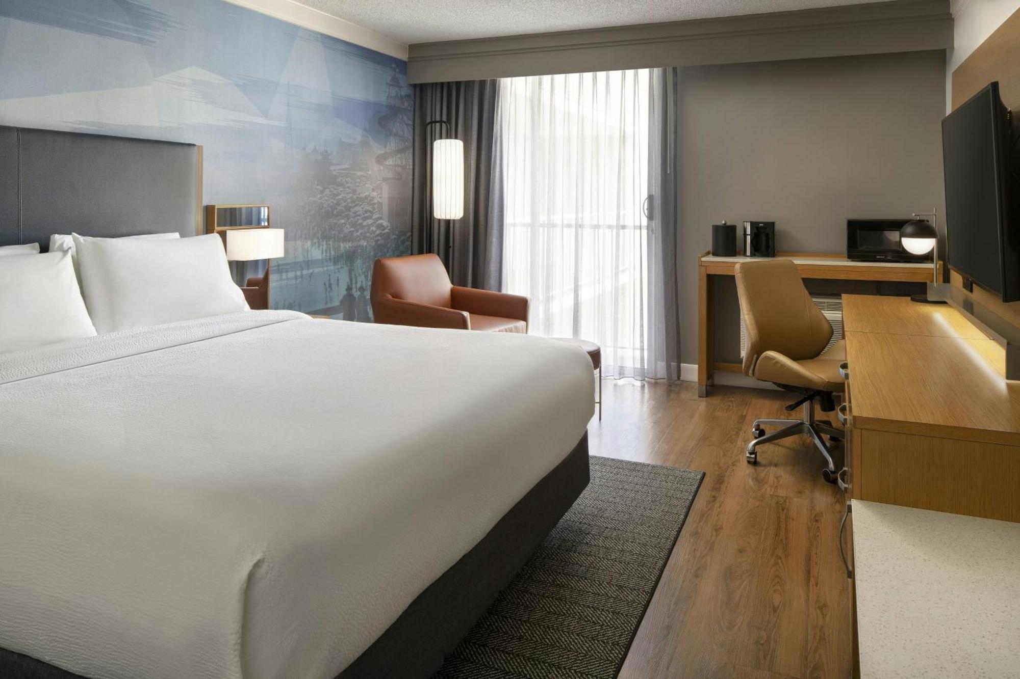 Courtyard By Marriott Long Downtown Hotel Long Beach