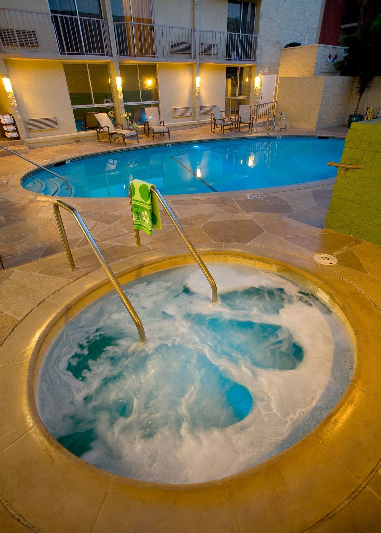 Hotel Courtyard By Marriott Long Downtown 3*