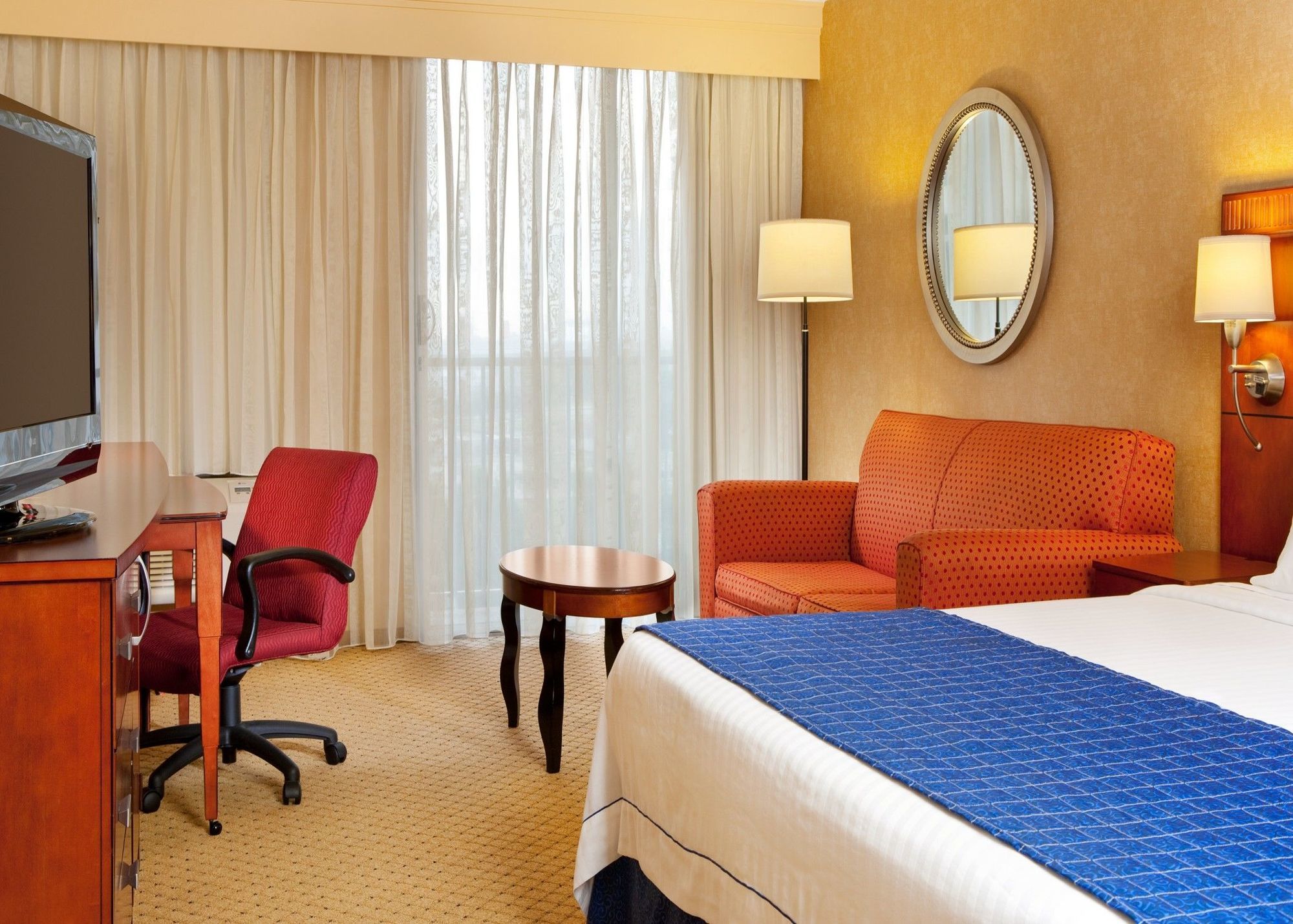 Hotel Courtyard By Marriott Long Downtown