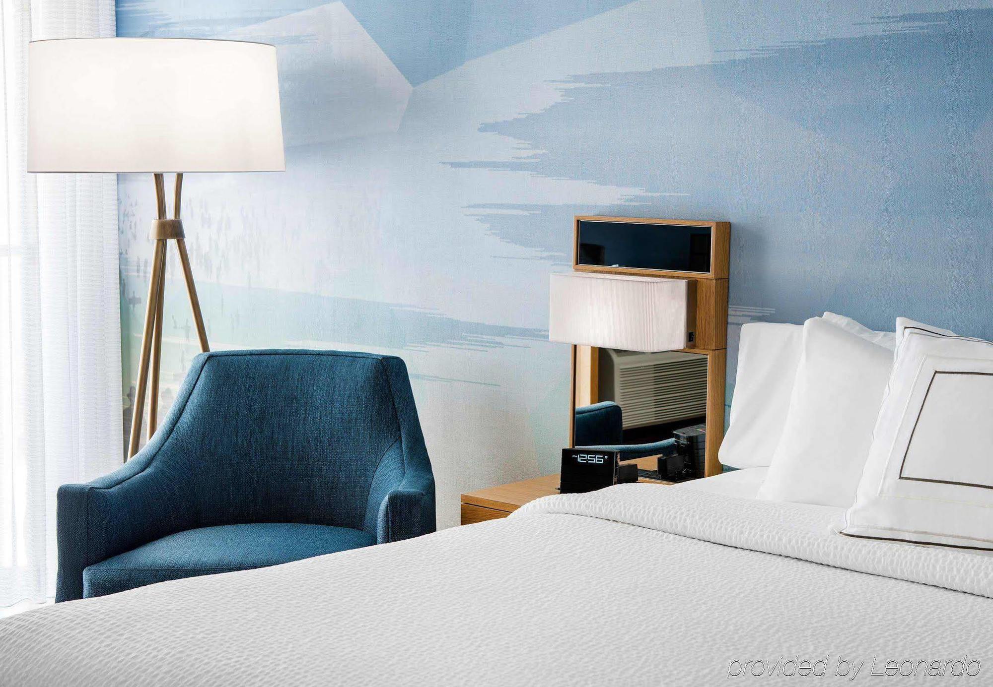 Courtyard By Marriott Long Downtown Long Beach