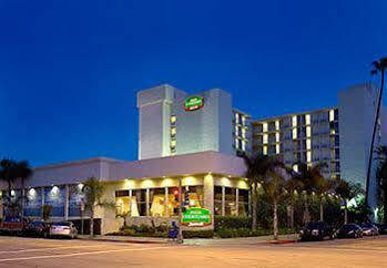Courtyard By Marriott Long Downtown 3*